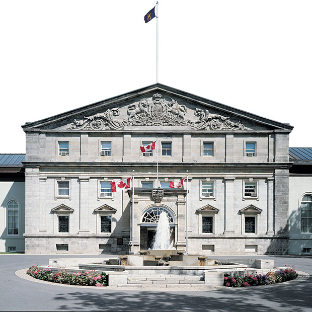 Man arrested on Rideau Hall grounds threatened Prime Minister