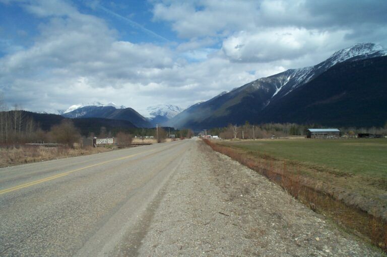 Pilot project looks at keeping lights on in Lardeau Valley